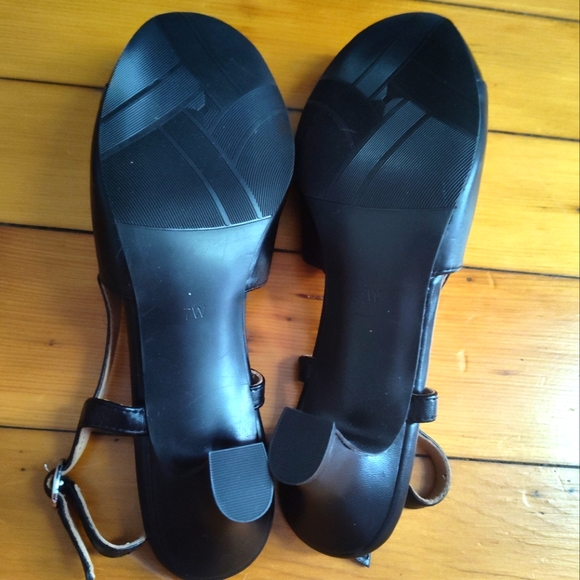 Array "Jewel" black leather cap toe slingback - Picture 5 of 5